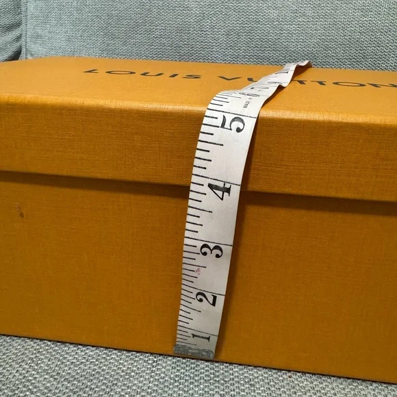 Louis Vuitton Vibrant Orange Sneaker Box - Picture 7 of 7